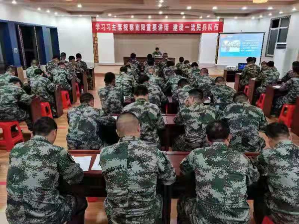 唐河县武装部组织学习习近平总书记视察调研南阳重要讲话和指示精神.jpg