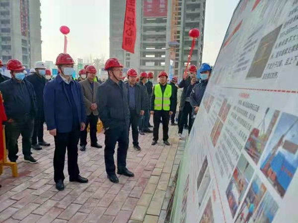 唐河县2021年建设工程质量安全标准化·双重预防·消防暨扬尘治理现场会召开2.jpg